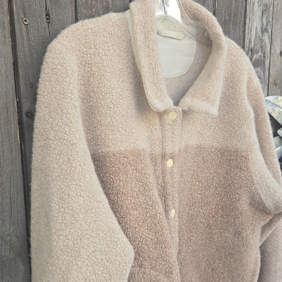 Women's Beige Sherpa Jacket - Picture 3 of 6